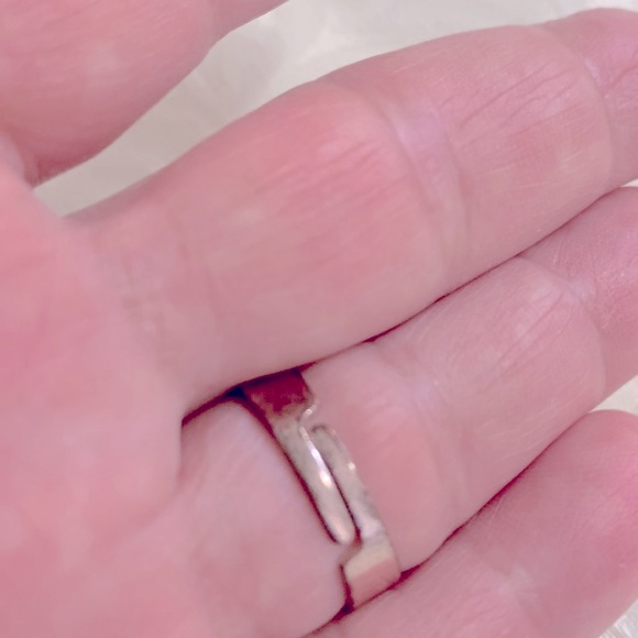 Beautiful, pearl ring, very durable material, stainless steel.  size 6.5 - Picture 7 of 7